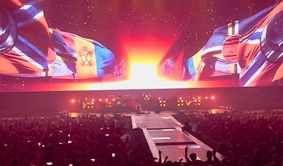 Zur Abschluss-Show der "13 Tour" von Indochine kamen über 50 000 Fans nach Lille, um die immersive Show zu erleben, die von PRG als technischem Dienstleister unterstützt wurde.