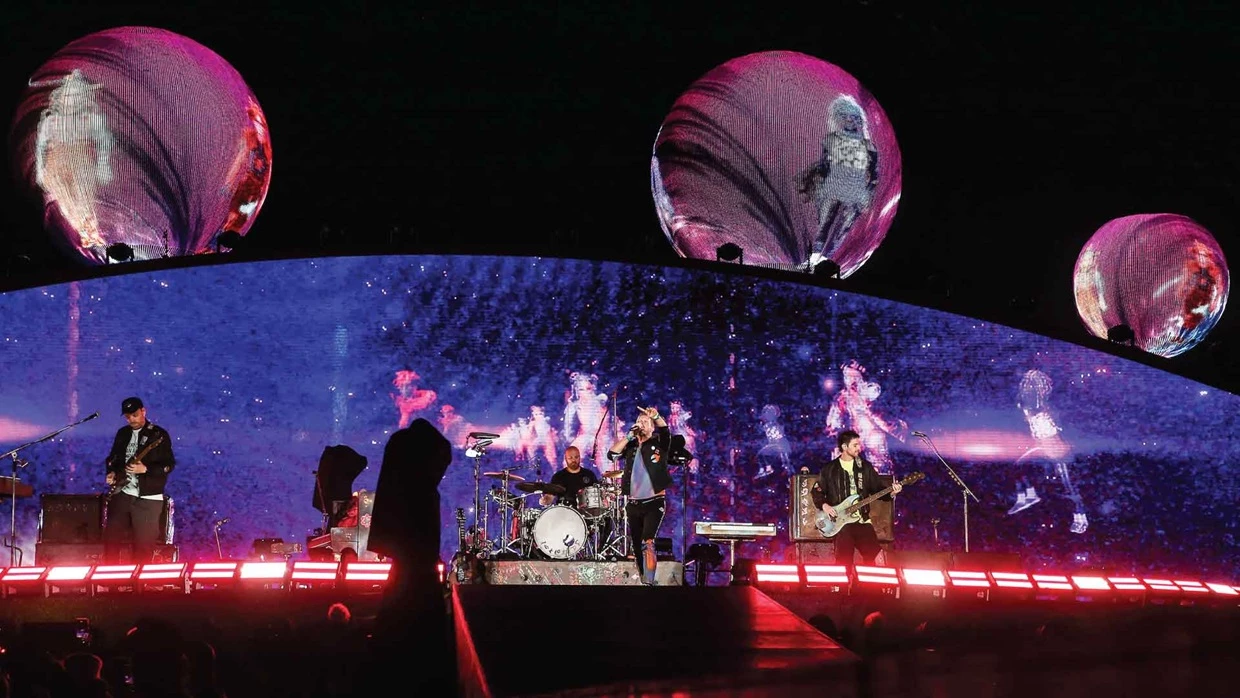 PRG leverde camera, schakeling, video en LED voor Coldplay's "Music of the Spheres" wereldtournee.