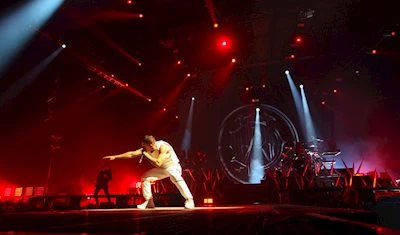 Parkway Drive a effectué une tournée spectaculaire à travers l'Europe, époustouflant le public avec de nouvelles chansons et un spectacle à couper le souffle. Avec lui : PRG et son service technique 360