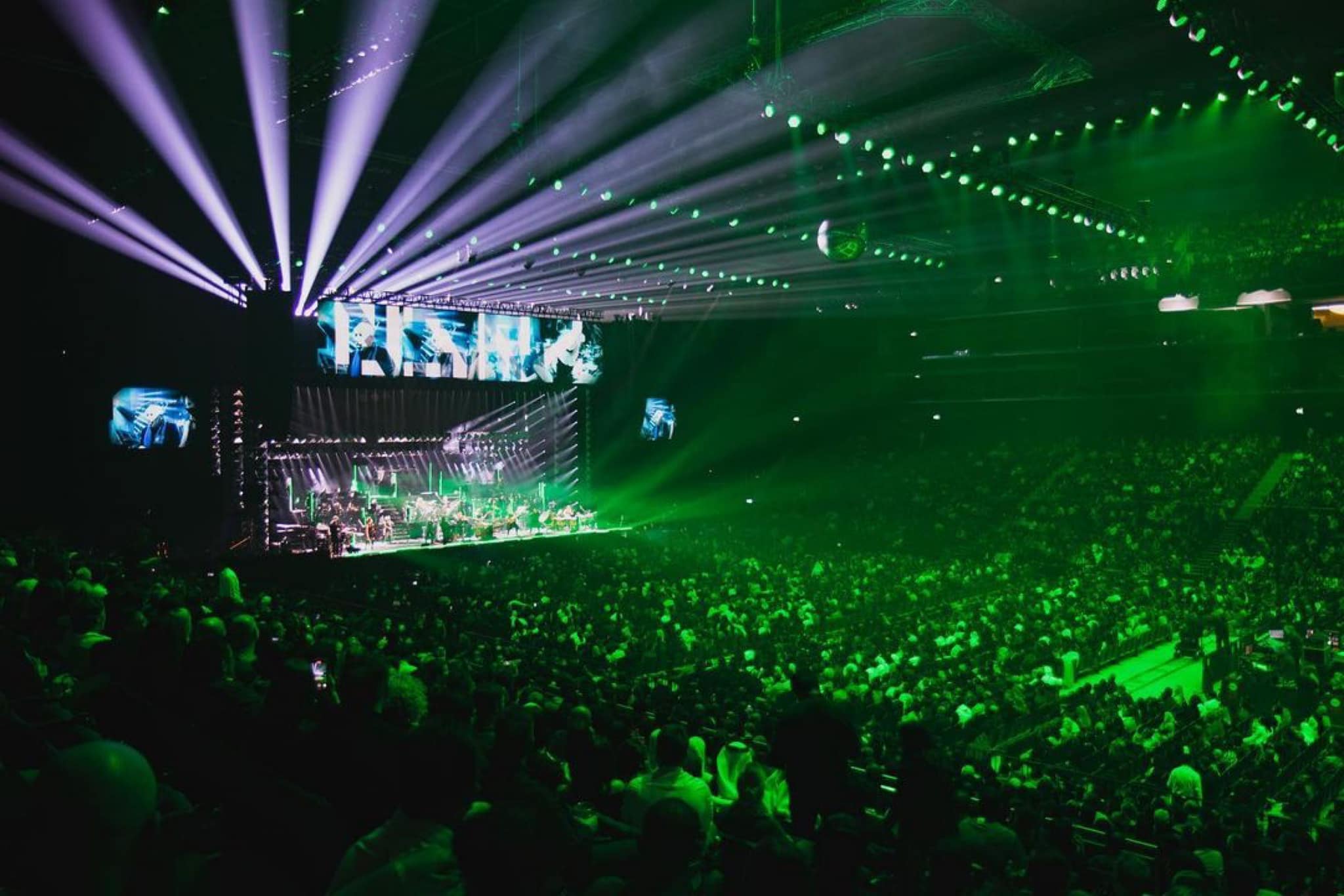 PRG a fourni l'éclairage, le gréement et le système d'automatisation du spectacle pour Hans Zimmer Live.