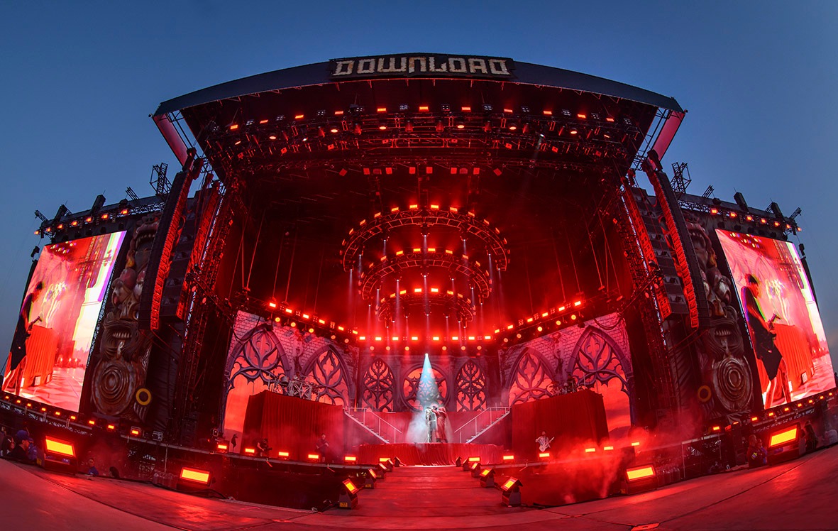 Cette année, au Download Festival, Bring Me The Horizon est monté sur la scène emblématique de l'Apex pour offrir un concert incroyable en tête d'affiche, avec l'assistance technique de PRG, en conclusion d'une tournée britannique et européenne époustouflante.