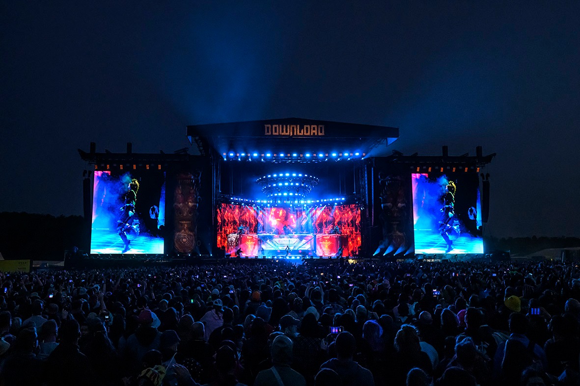 En el Download Festival de este año, Bring Me The Horizon se subió al emblemático escenario Apex para ofrecer un increíble concierto como cabeza de cartel con el apoyo técnico de PRG, como colofón a una gira por el Reino Unido y Europa fuera de serie.