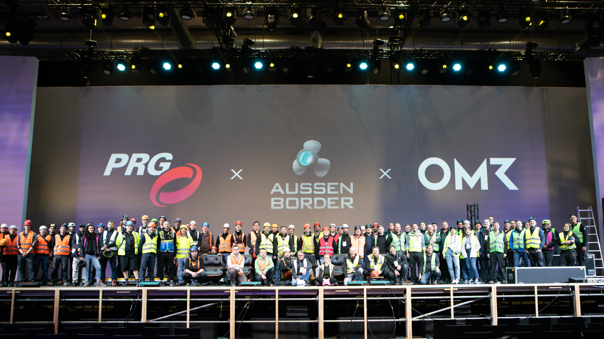 Met video-, licht-, rigging- en audiotechnologie en podium- en decorbouw creëerde PRG de perfecte sfeer voor het OMR Festival 2023 in Hamburg.
