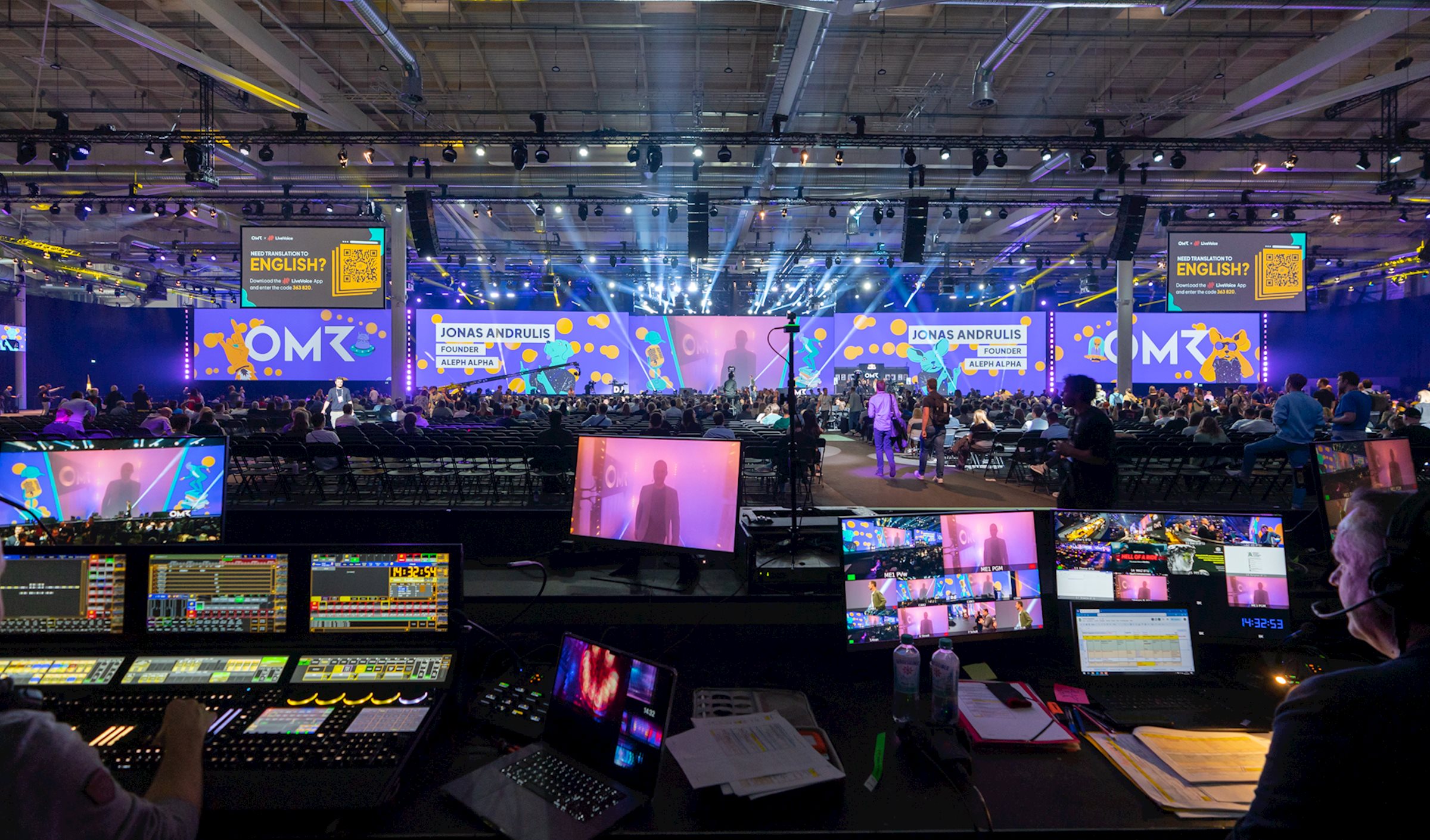 With video, lighting, rigging and audio technology as well as stage and decor construction, PRG created the perfect atmosphere for the OMR Festival 2023 in Hamburg