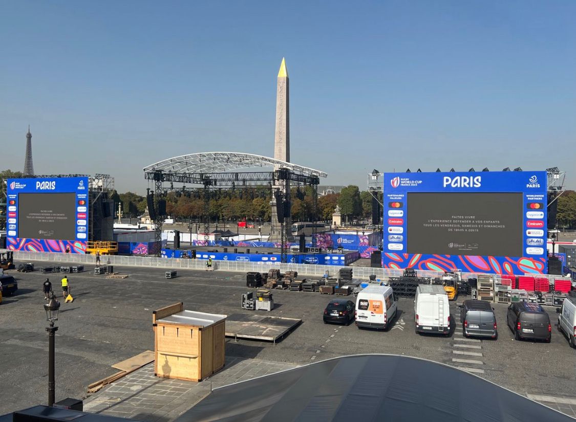  PRG France set up four LED screens in Place de la Concorde for the Rugby World Cup, showcasing various matches and expanding to six screens as the Fan Zone exceeded 39,000 attendees during events like France VS Namibia.