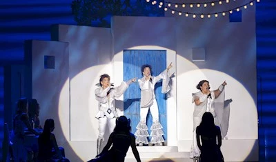 MAMMA MIA: THE FAMOUS MUSICAL IS BACK IN PARIS