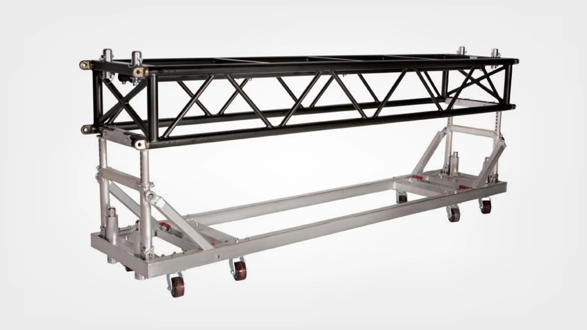 The BAT Truss® has a discrete profile and an open bottom designed to accommodate pre-assembled automatic fixtures of various sizes.