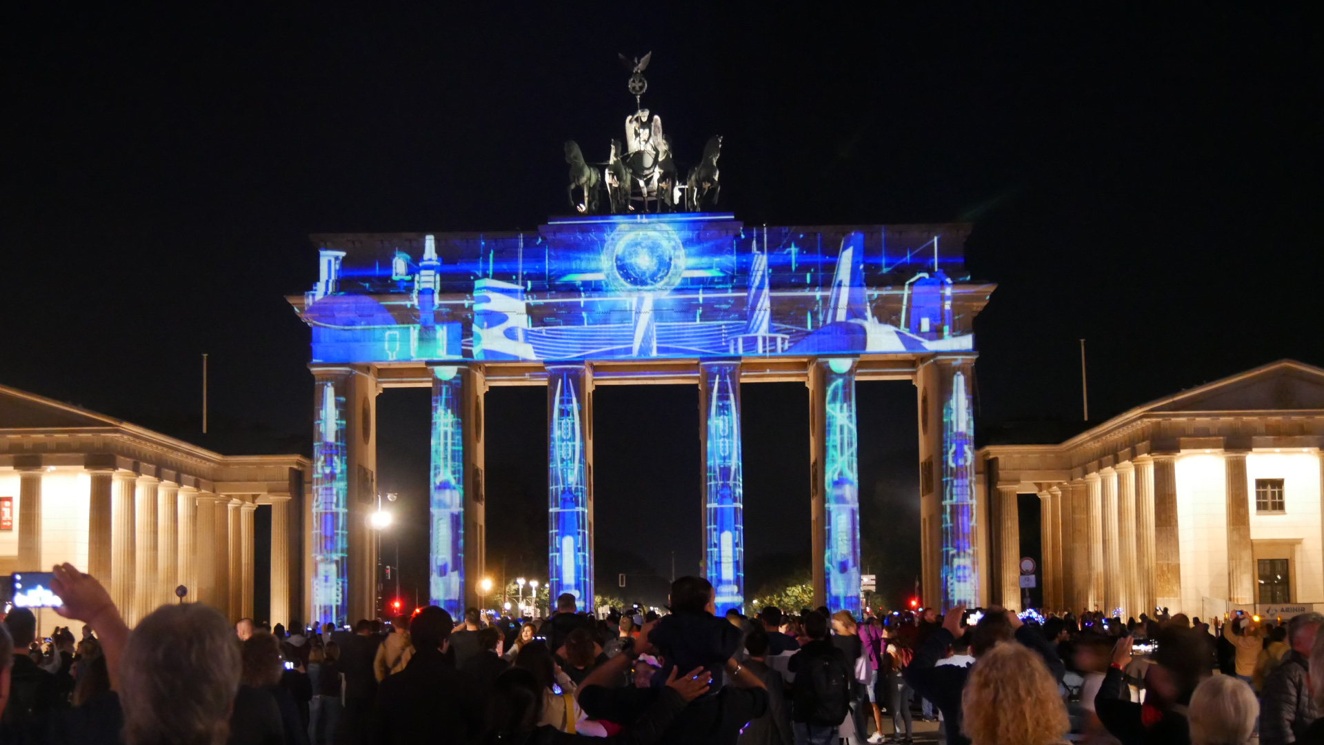 PRG supplied more than 20 projectors for the realization of these illuminations at the Festival of Lights in Berlin at various locations.