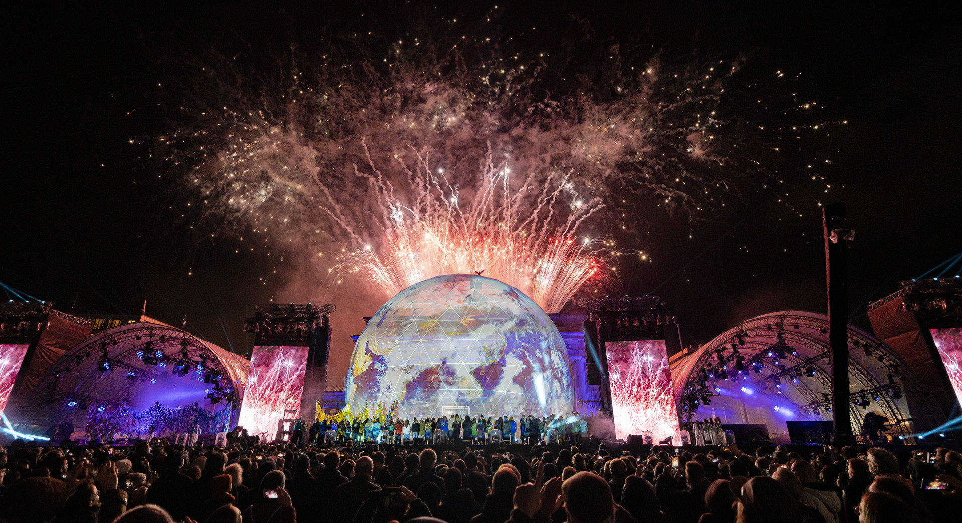 PRG was a part of "30 years since the Berlin Wall fell"-Event in Berlin with a crew of 180, providing the 360° full event technology services, including rigging, lighting, video, audio as well as broadcast and communication technology.